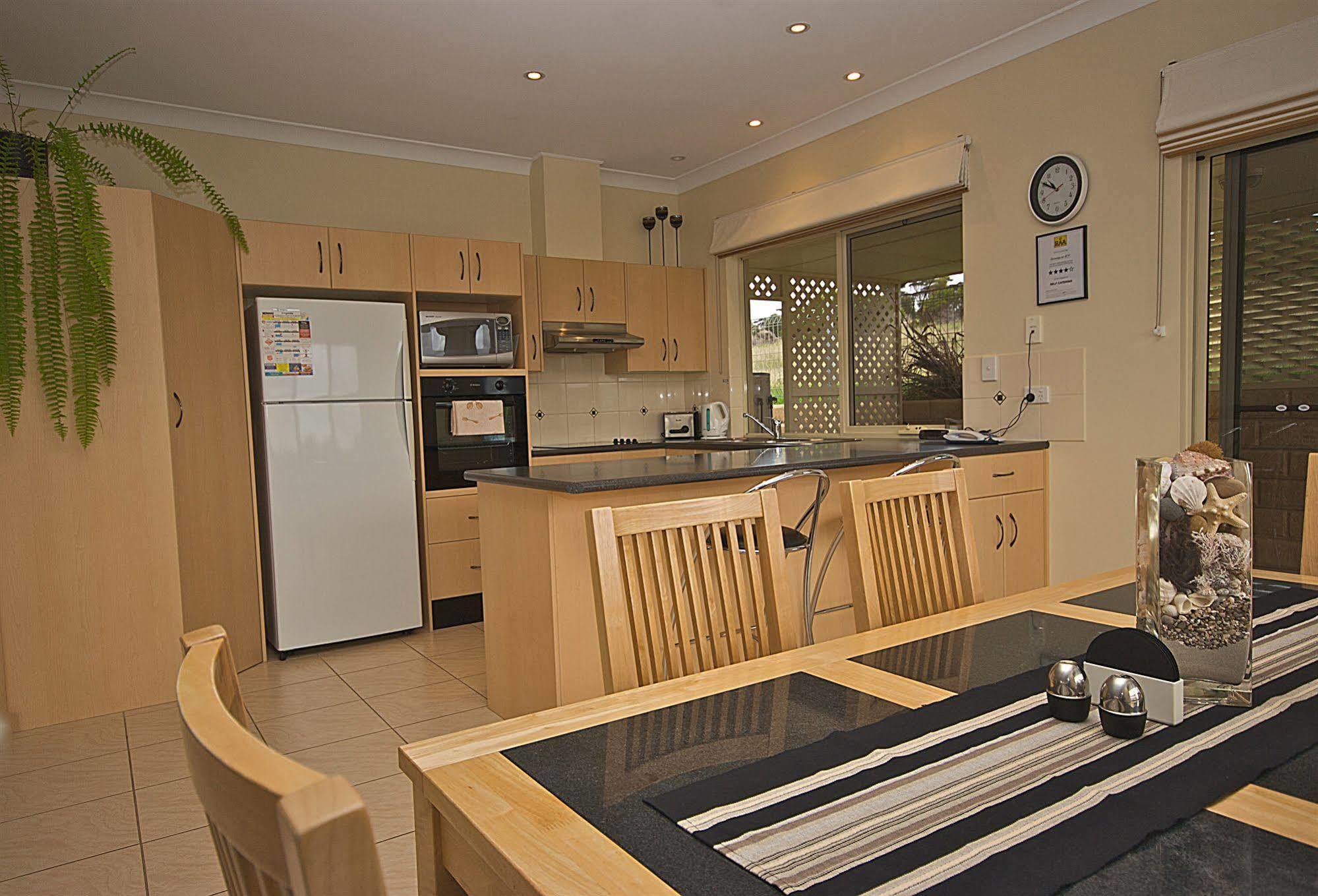 Searenity Holiday Accommodation Emu Bay Dış mekan fotoğraf